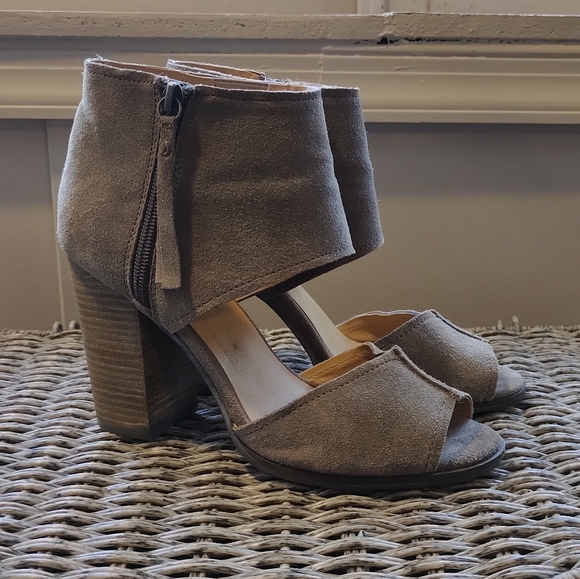 Kelsi Dagger Brooklyn Gaya Open Toe Bootie - Picture 4 of 13